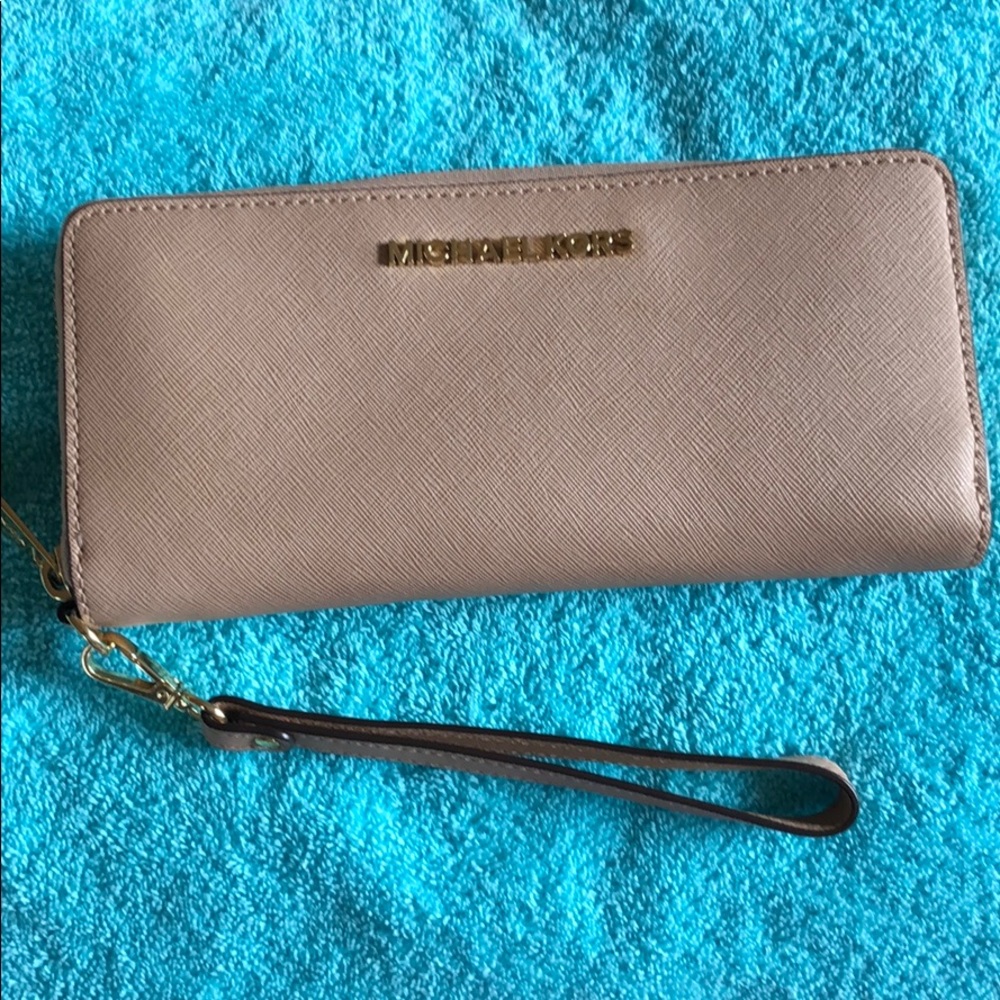 Michael Kors wristlet
